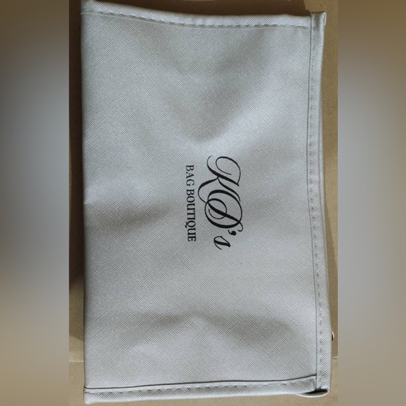 KD’s 3 Piece Makeup Bag Set - Picture 7 of 7